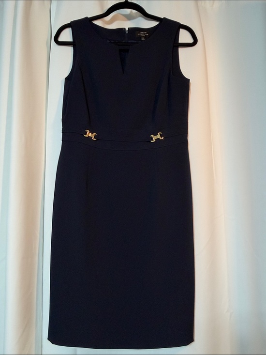 Tahari Dresses & Skirts - Tahari Navy Sheath Dress with Gold Hardware SZ 6P B9